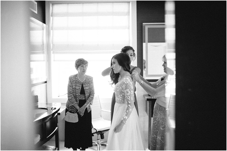 nick-christine-bridgeport-art-center-chicago-wedding-photography-35