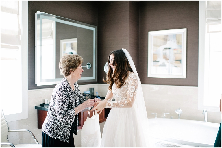 nick-christine-bridgeport-art-center-chicago-wedding-photography-44